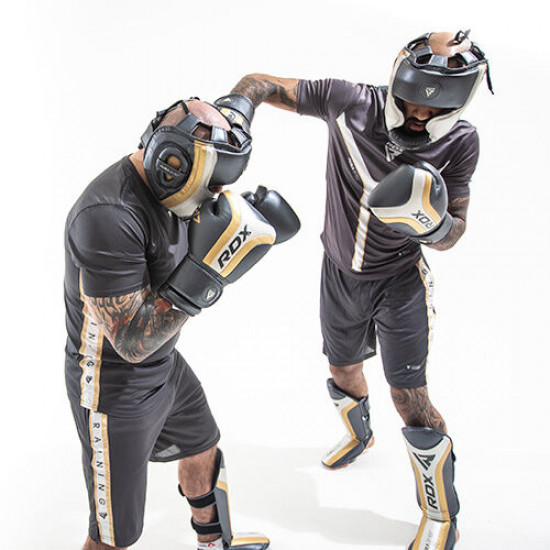 RDX Sports T17 Aura Hoofdbeschermer Zwart-goud RDX Sports T17 Aura Hoofdbeschermer Zwart-goud